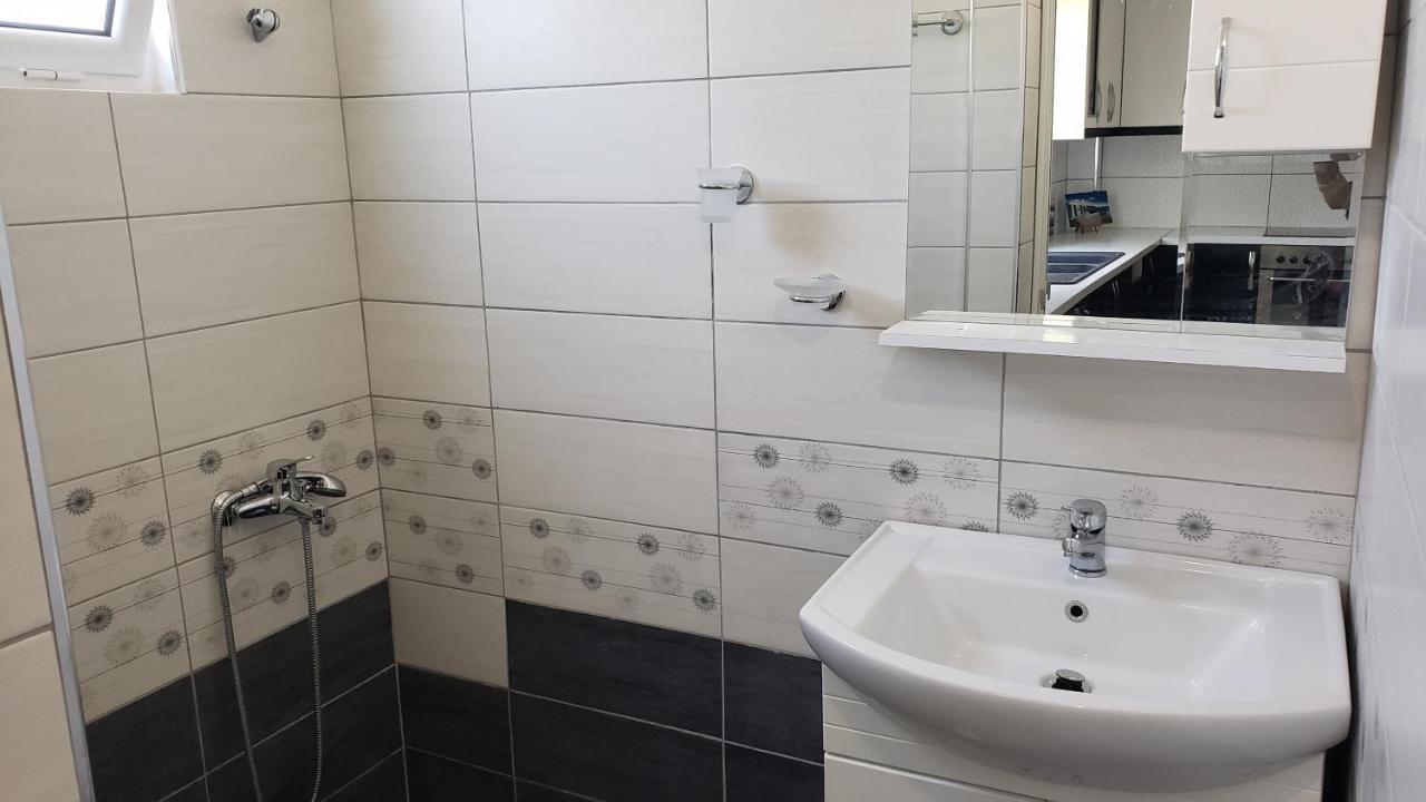 Guesthouse Shehu Ksamil Dış mekan fotoğraf